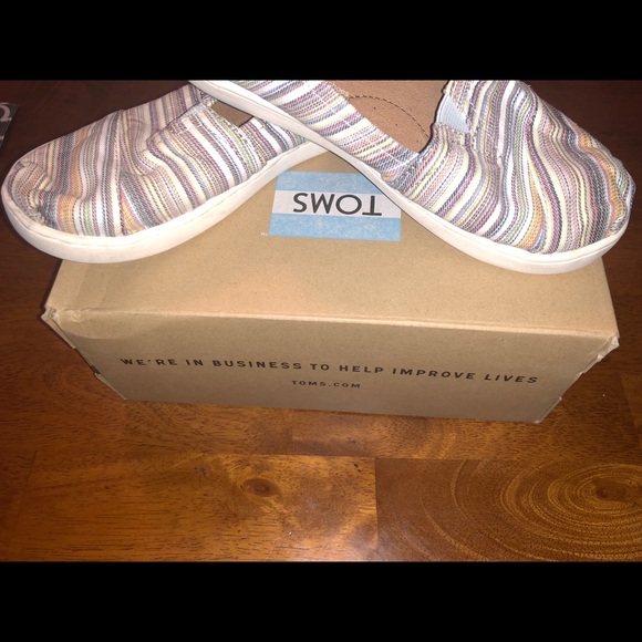 đRESERVEDđMini Striped Boyâs Toms 13.5đGreat Conditionđ - Picture 6 of 8